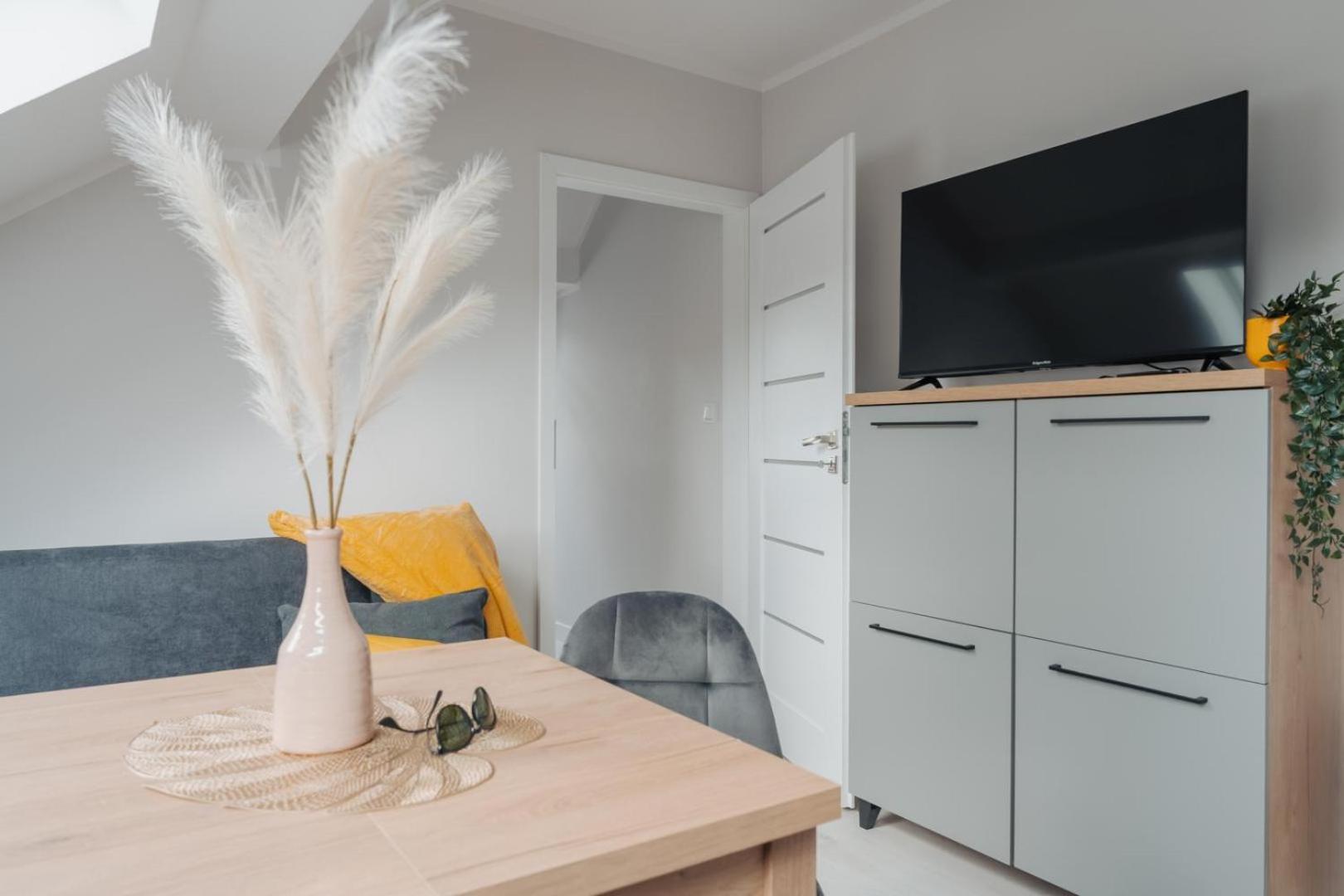 Apartamenty Ok'S - Blisko Centrum W Pelni Wyposazone - By Spaceapart イェレニャ・グーラ エクステリア 写真